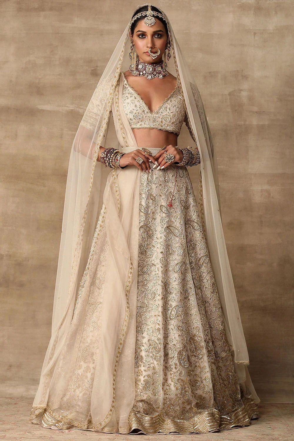 Ridhi Mehra Fiza Paisely Embroidered Lehenga Set 1 Ridhi Mehra Fiza Paisely Embroidered Lehenga Set