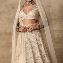 Ridhi Mehra Fiza Paisely Embroidered Lehenga Set 6 Ridhi Mehra Fiza Paisely Embroidered Lehenga Set -Cheap Drapvera Store rmwd 04 3