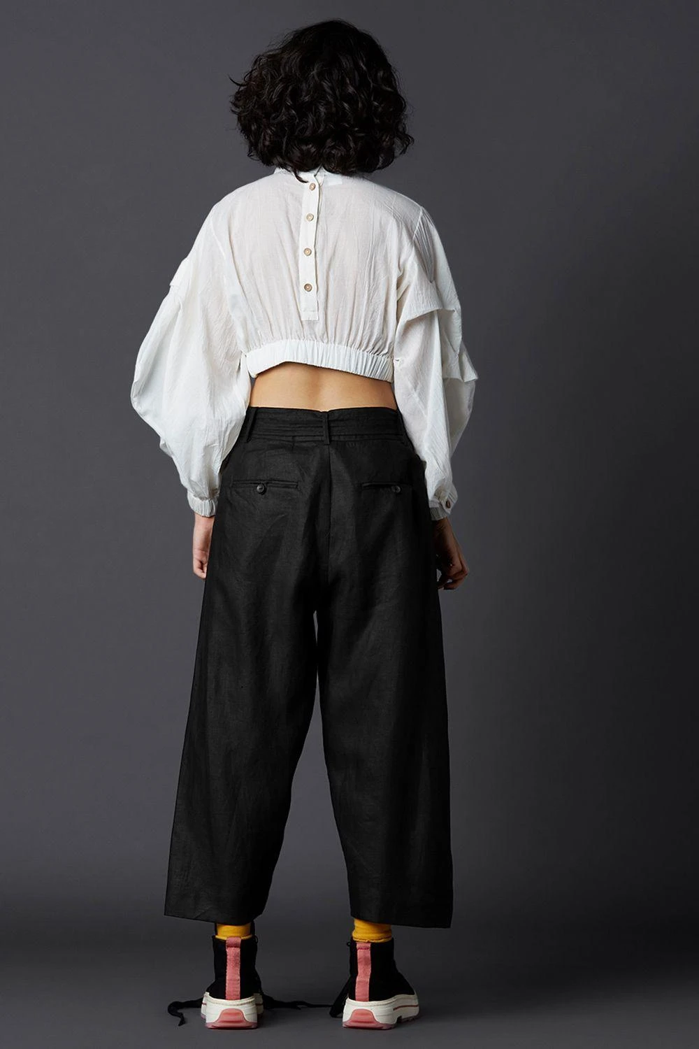 Chola Balloon Sleeve Crop Shirt 3 Chola Balloon Sleeve Crop Shirt - Image 3