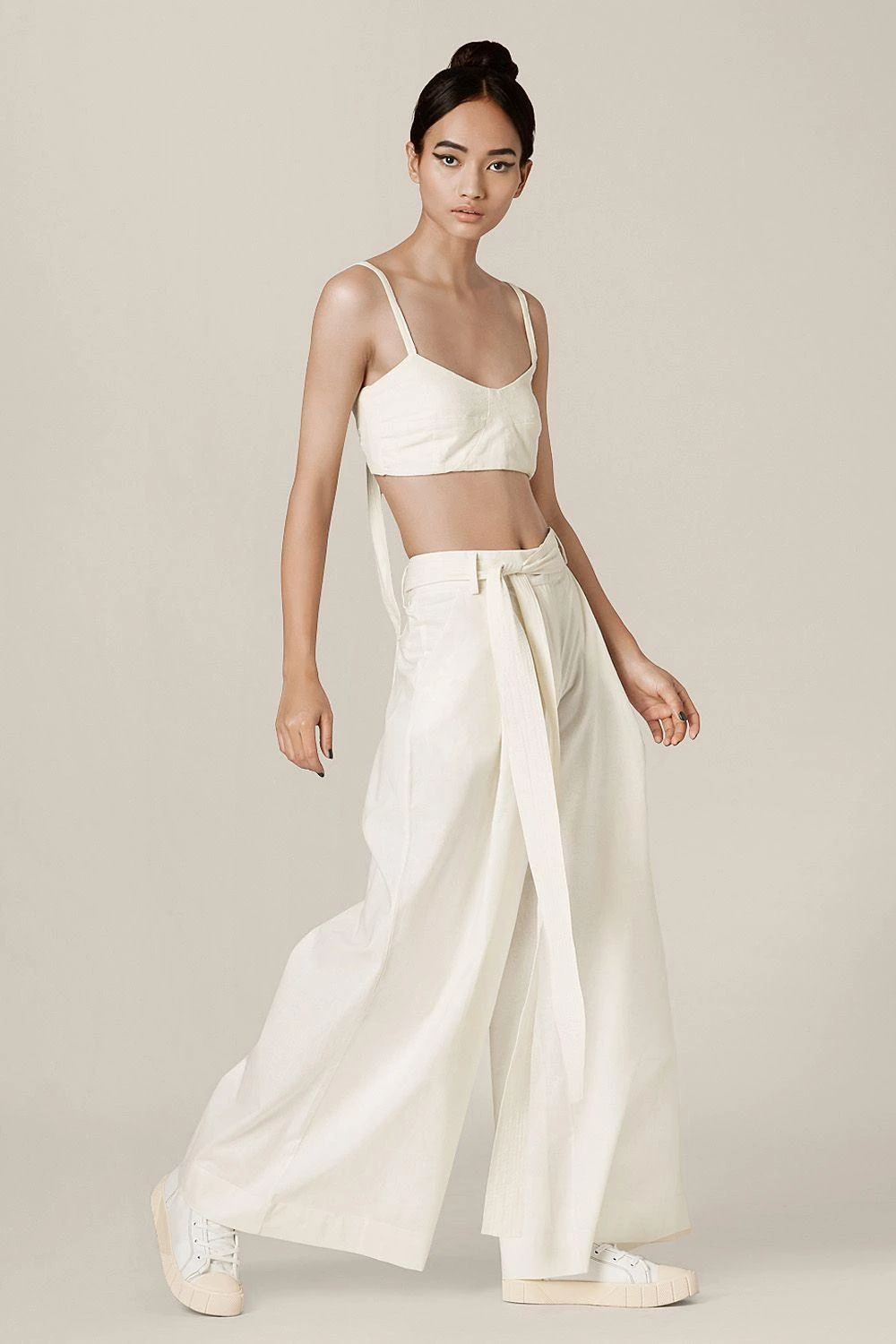 Chola Pleated White Pants With Belt 1 Chola Pleated White Pants With Belt