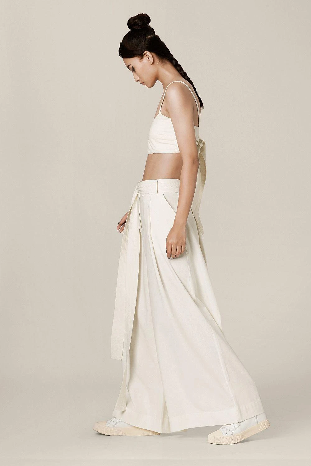 Chola Pleated White Pants With Belt 2 Chola Pleated White Pants With Belt - Image 2